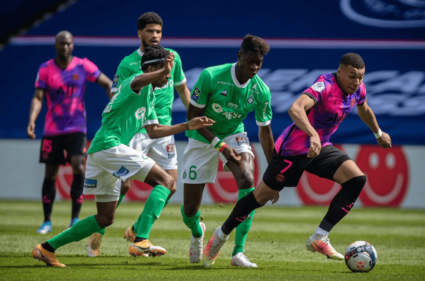 九游体育-包含重磅！托特纳姆围绕法国杯刷新队史纪录今晚勒沃库森调整名单以备法甲，塞维利亚今晚门线救险的词条