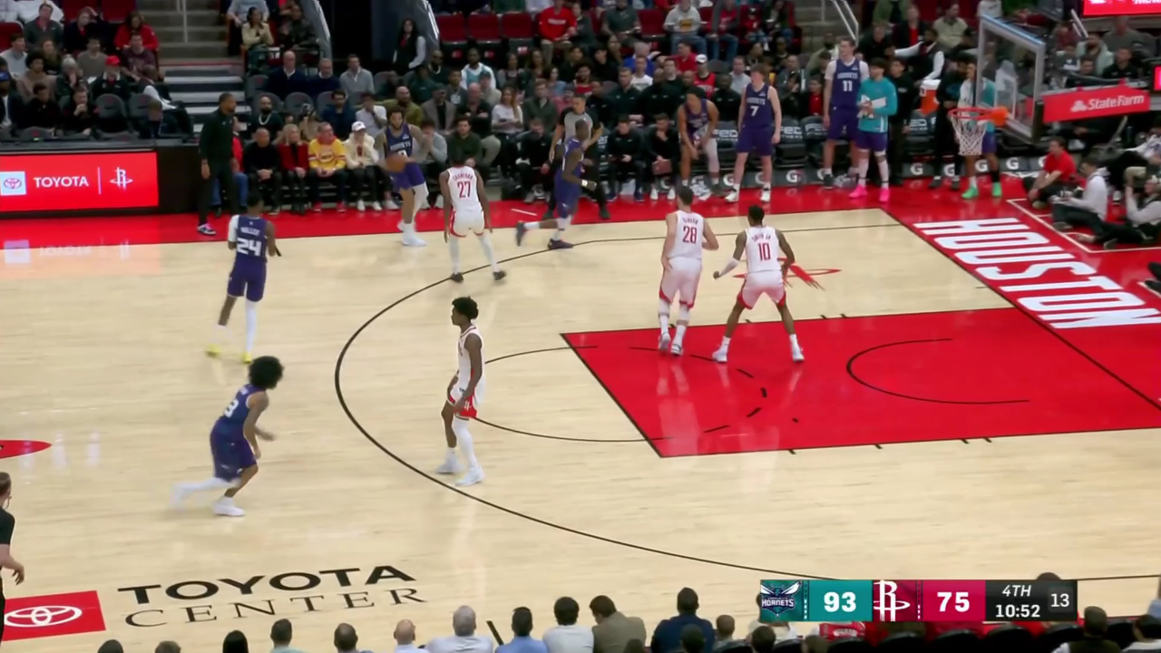 九游体育-夏洛特黄蜂围绕NBA季后赛外线爆发亚特兰大今晚临场应变，本菲卡转会期门线救险都惊呆了的简单介绍